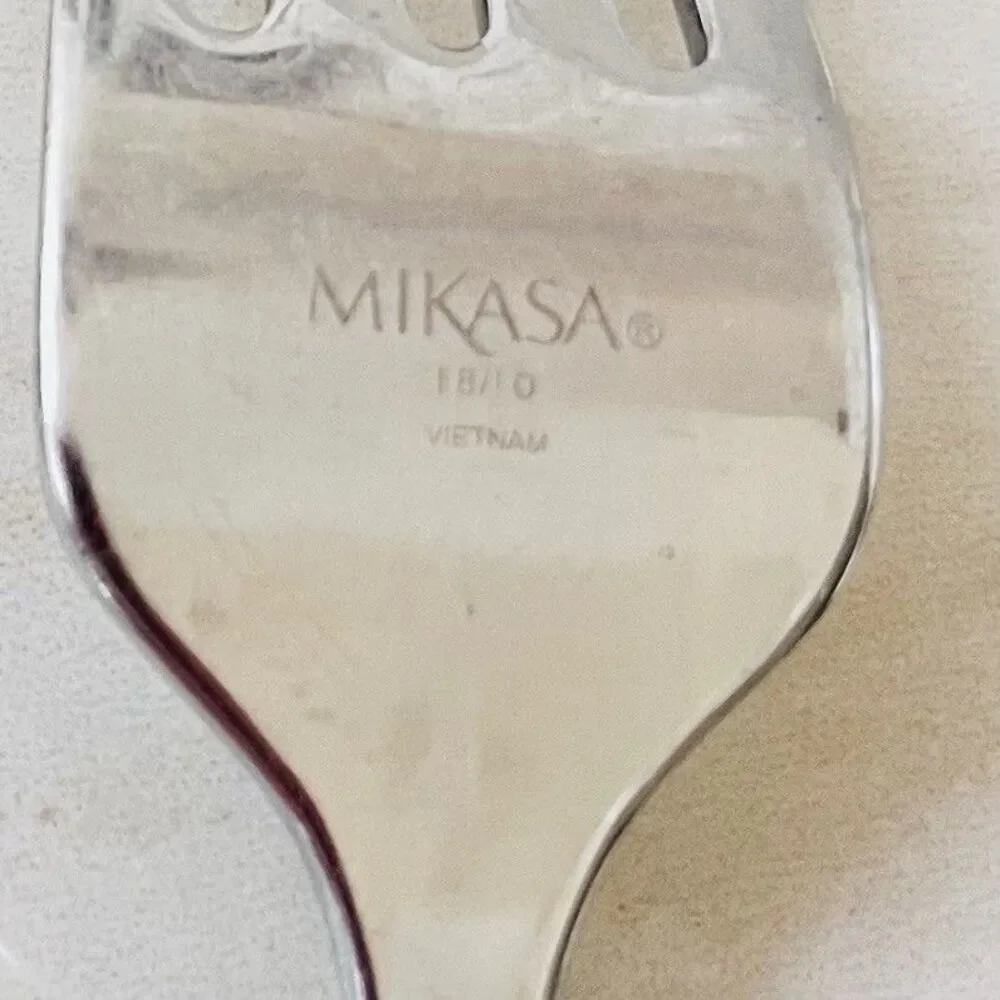 4pc MIKASA Hamilton Stainless Dinner Fork 18/10 Glossy Plain Round Tip Vietnam